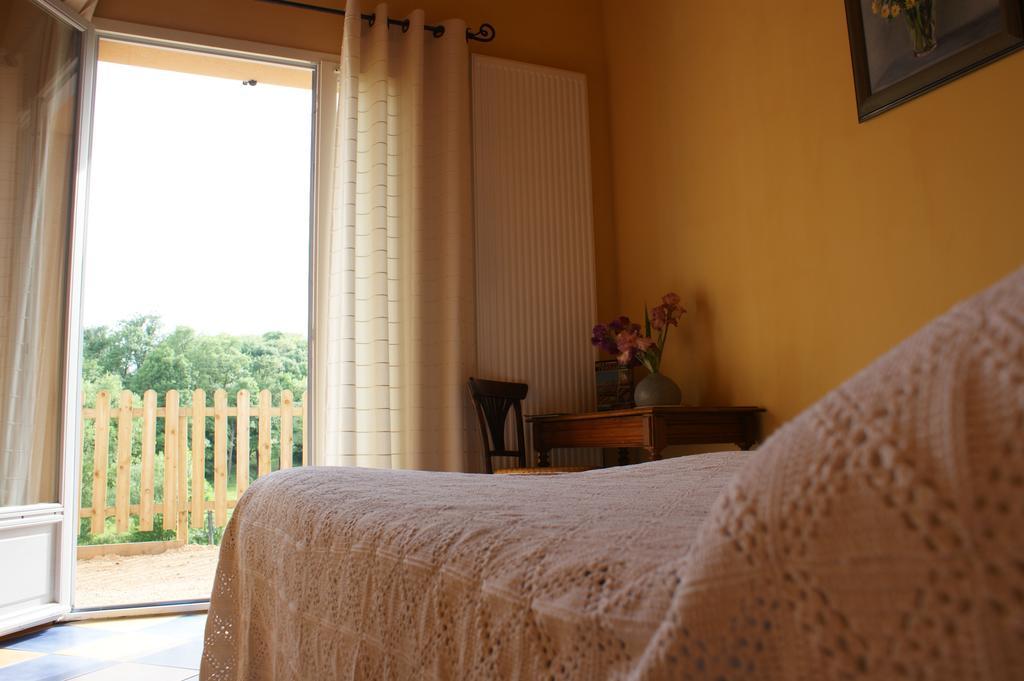 Maison D'Hotes Du Vert Vallon Theize Room photo